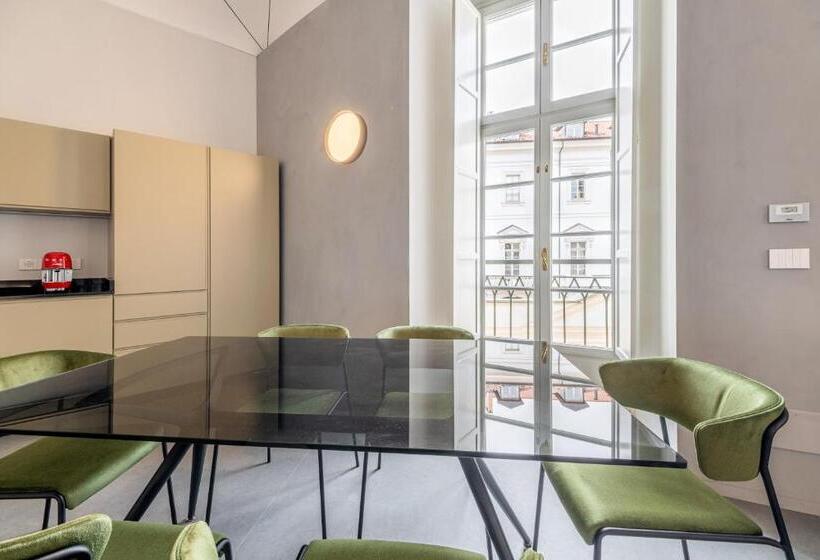 جناح عائلي, Oriana Homel Torino