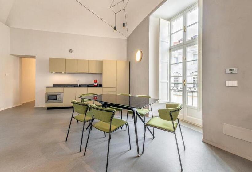 جناح عائلي, Oriana Homel Torino