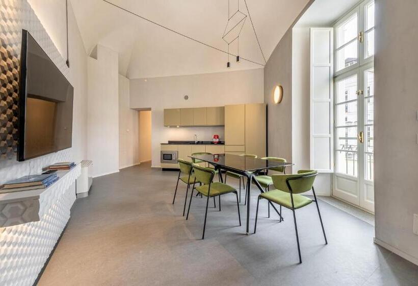 جناح عائلي, Oriana Homel Torino