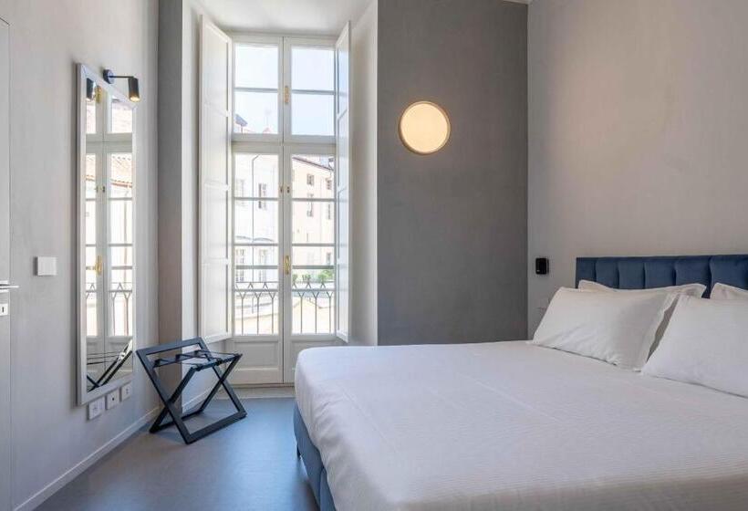 جناح عائلي, Oriana Homel Torino