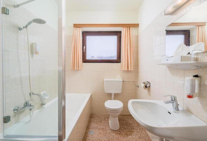 غرفة قياسية ثلاثية, Ferienhotel Knollhof