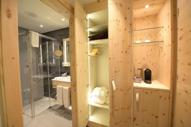 Klasik Oda, Alpenhotel Fleurs De Zermatt