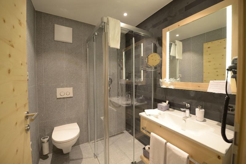 Klasik Oda, Alpenhotel Fleurs De Zermatt