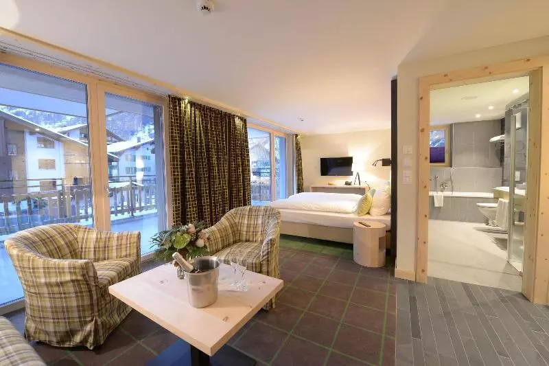 山の見えるジュニアスイート, Alpenhotel Fleurs De Zermatt