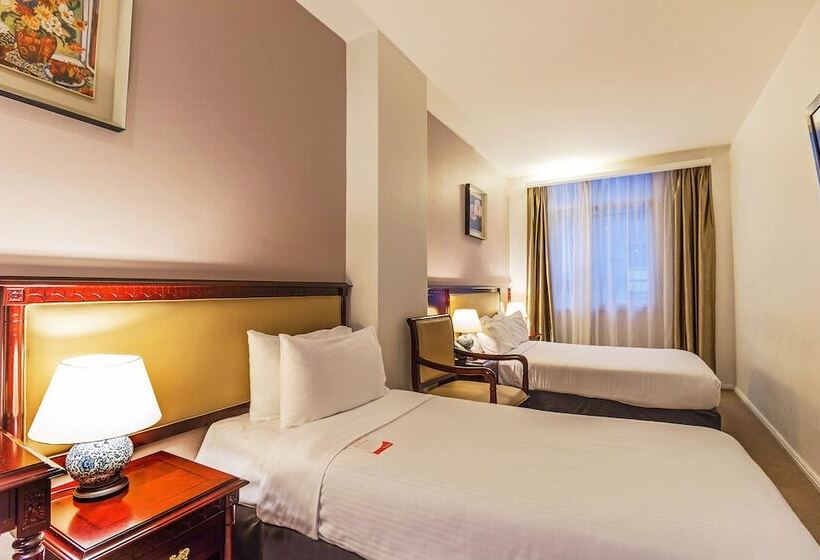 اتاق خانوادگی, The Clarence Hotel Sydney