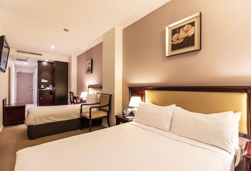 اتاق خانوادگی, The Clarence Hotel Sydney