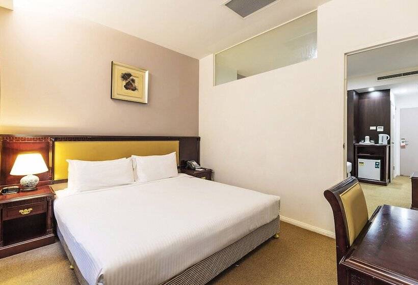 سوییت خانوادگی, The Clarence Hotel Sydney