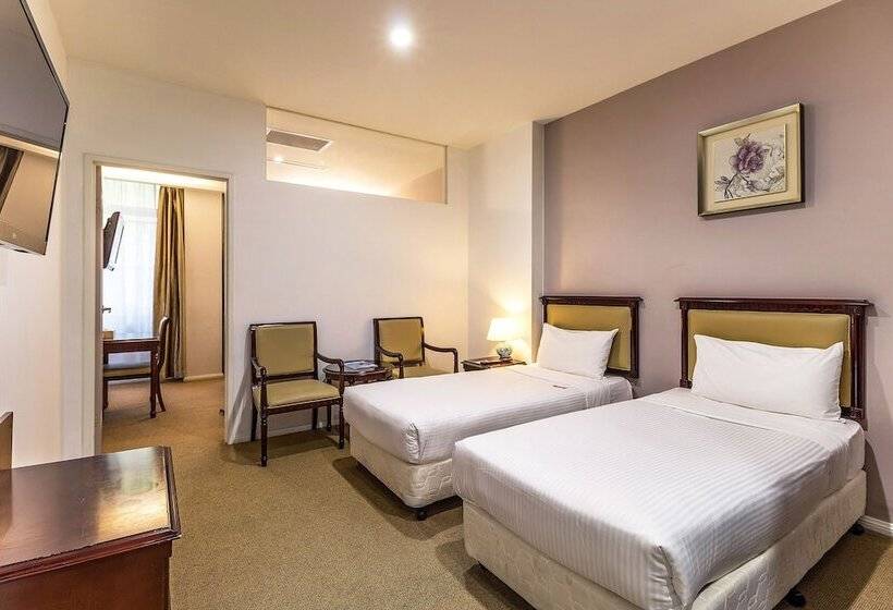 سوییت خانوادگی, The Clarence Hotel Sydney