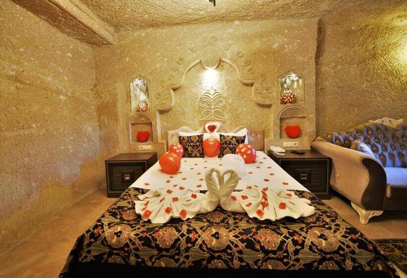 Quarto Estandar, Dedeli Konak Cave