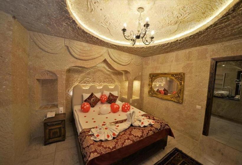 Quarto Triplo Estandar, Dedeli Konak Cave