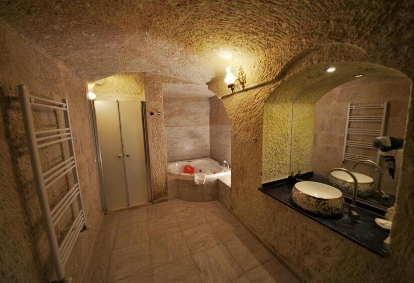 غرفة قياسية ثلاثية, Dedeli Konak Cave