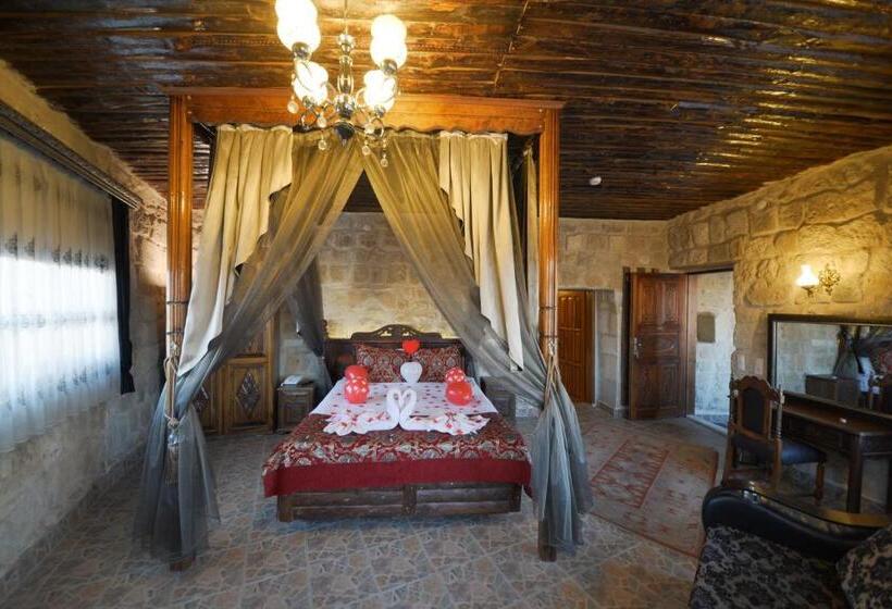 جناح ديلوكس, Dedeli Konak Cave