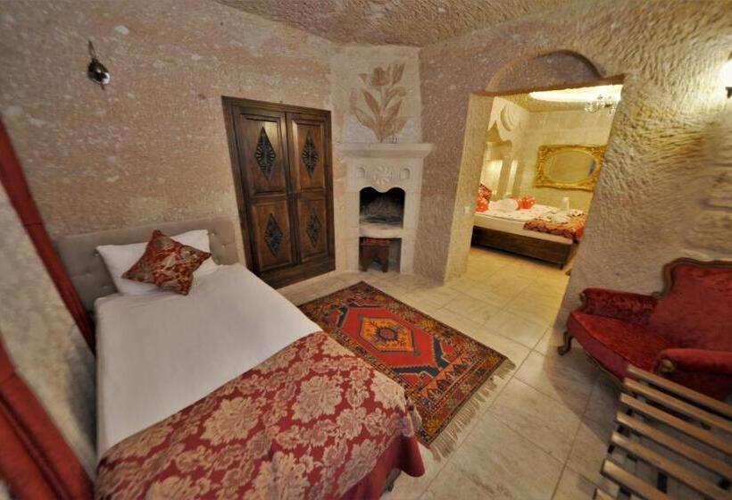 Quarto Triplo Estandar, Dedeli Konak Cave