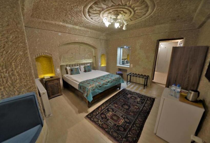 غرفة قياسية ثلاثية, Dedeli Konak Cave