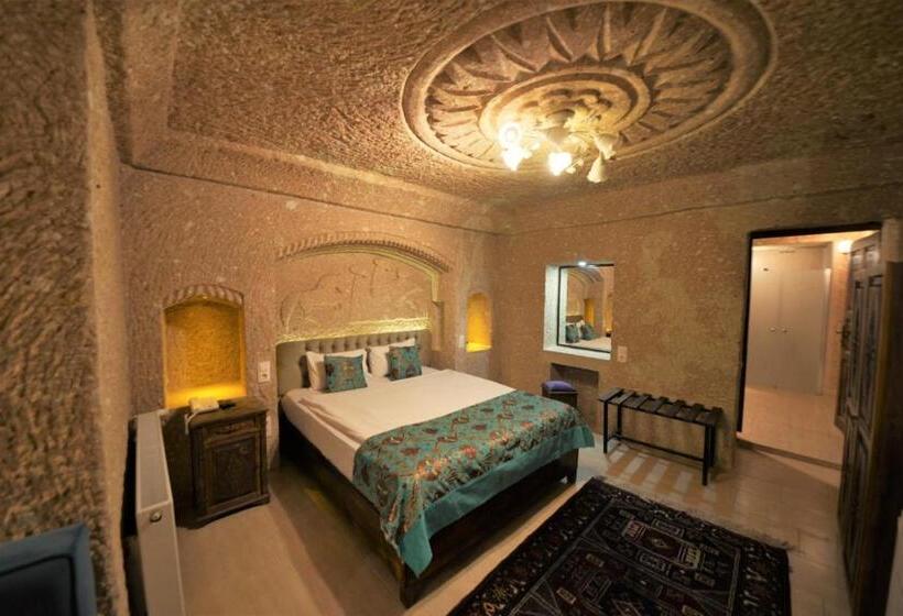 غرفة قياسية ثلاثية, Dedeli Konak Cave