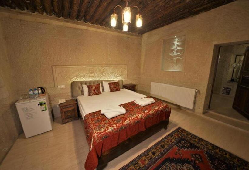 غرفة عائلية, Dedeli Konak Cave