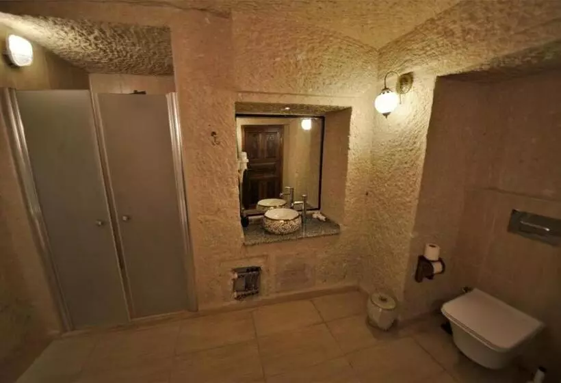 Camera Familiare, Dedeli Konak Cave