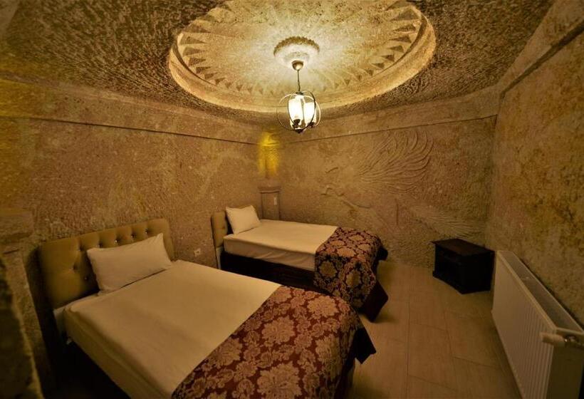 غرفة عائلية, Dedeli Konak Cave