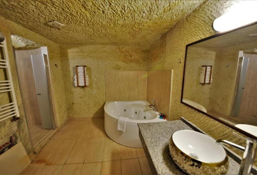 Quarto Familiar, Dedeli Konak Cave