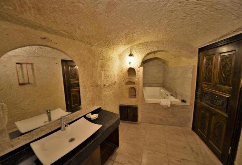Quarto Familiar, Dedeli Konak Cave