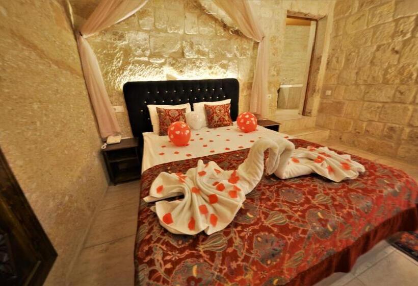 جناح ديلوكس, Dedeli Konak Cave