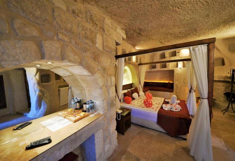 جناح ديلوكس, Dedeli Konak Cave