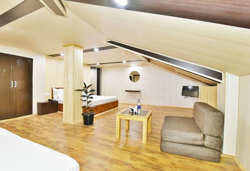 Family Suite, Devlok