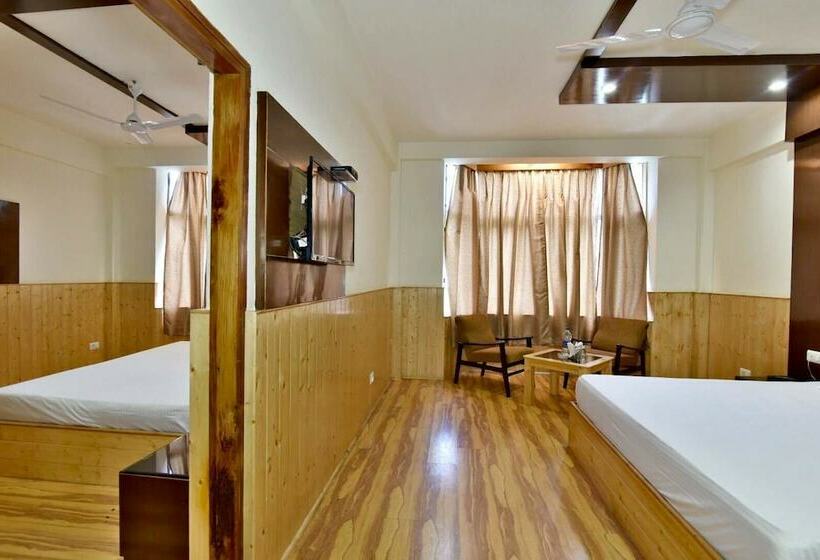 Family Suite, Devlok