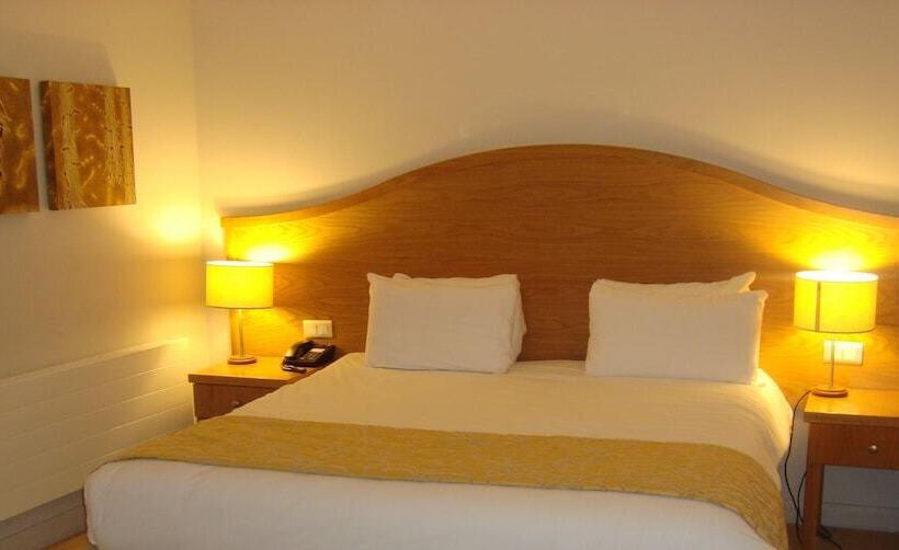 标准间, The Parkview