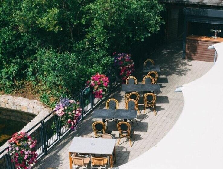 标准间, The Parkview