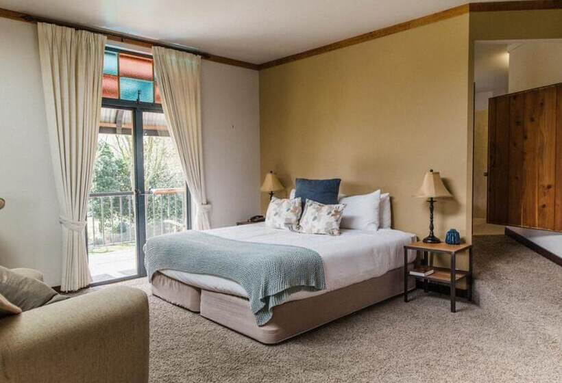 デラックススイート, The Narrows Landing