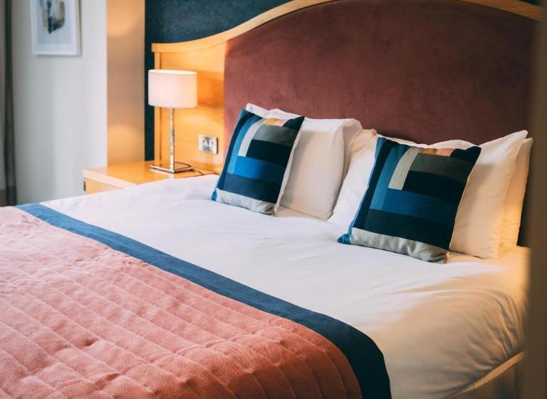 标准间, The Parkview