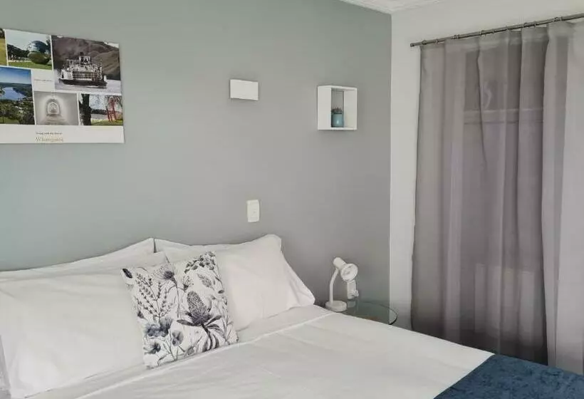 استودیوی استاندارد, Kings Court Motel