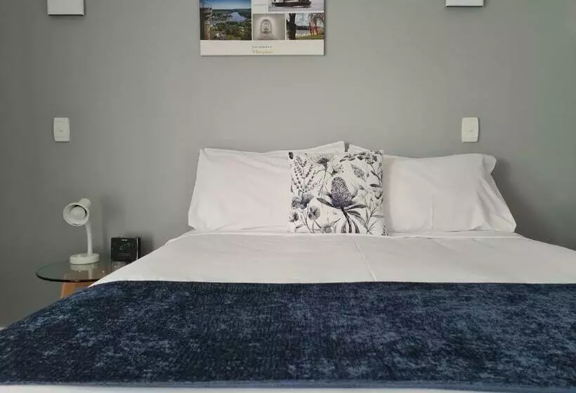 استودیوی استاندارد, Kings Court Motel