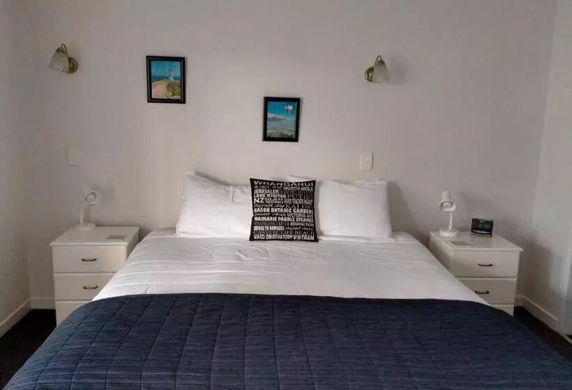 استودیو استاندارد با تخت کینگ, Kings Court Motel