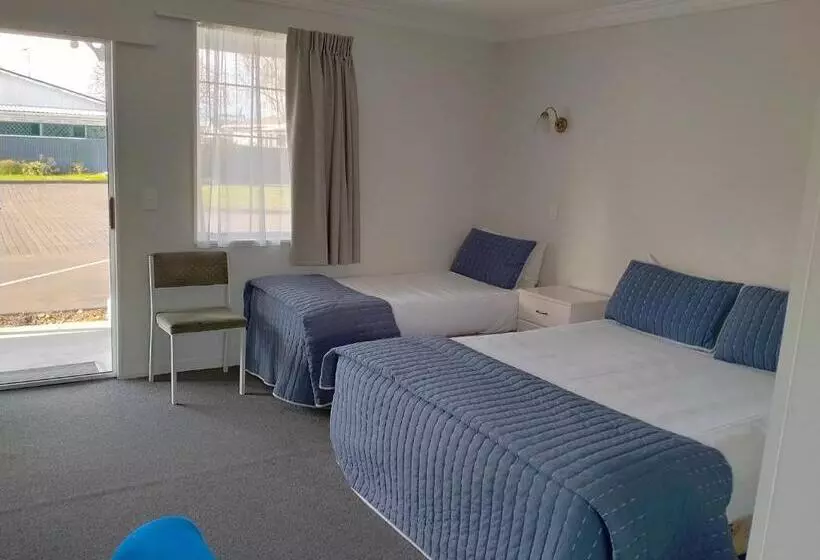 استودیوی پریمیوم, Kings Court Motel