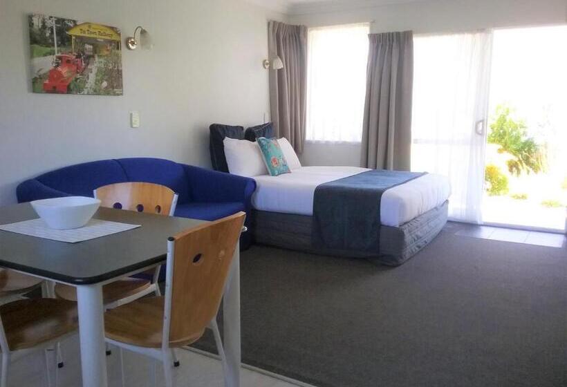 דירת משפחה, Kings Court Motel