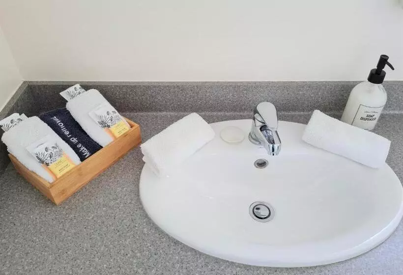 آپارتمان اجرایی 1 خوابه, Kings Court Motel