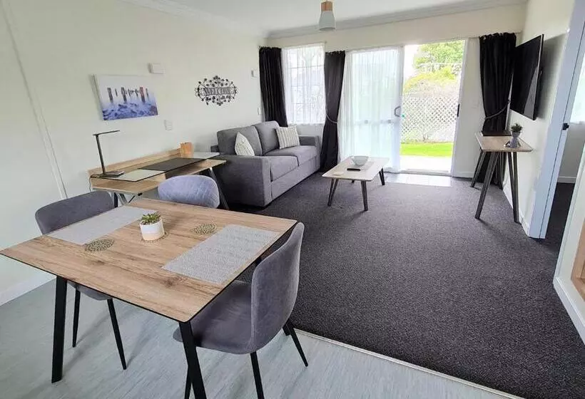 آپارتمان اجرایی 1 خوابه, Kings Court Motel