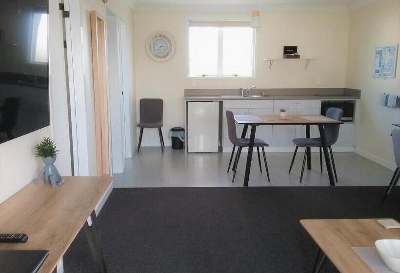 דירת אקזקיוטיב, חדר שינה 1, Kings Court Motel