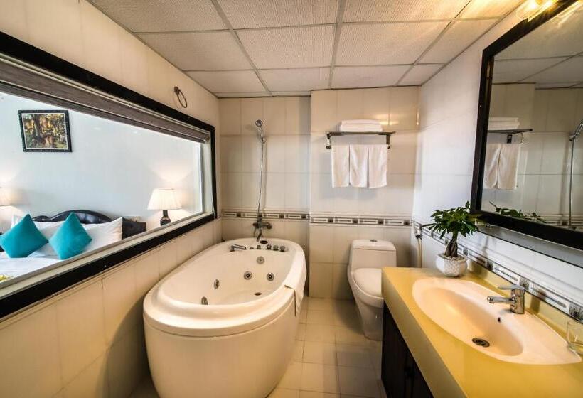 سوییت خانوادگی, The Sunriver Boutique Hotel Hue