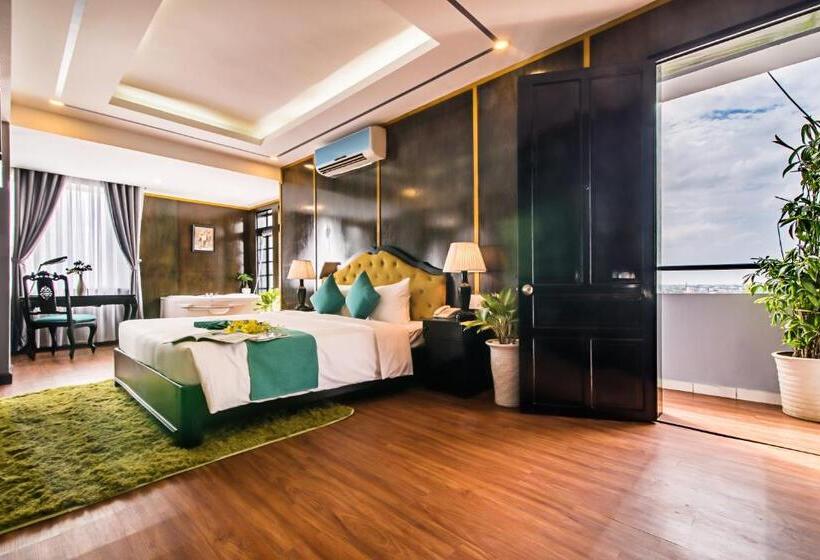 سوئیت با چشم‌انداز رودخانه, The Sunriver Boutique Hotel Hue