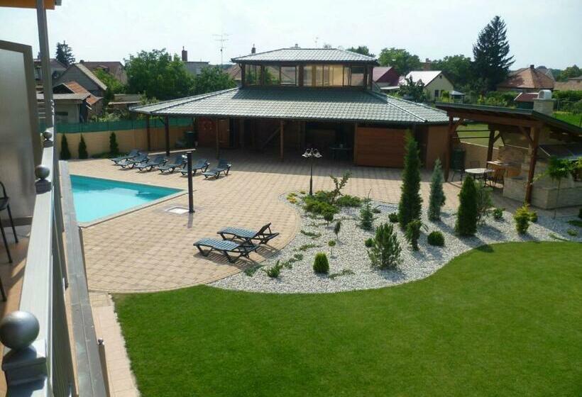 Номер Стандарт Трехместный, Margaréta Penzión