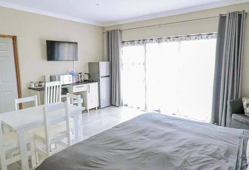 ファミリールーム, Idiaz Beach House