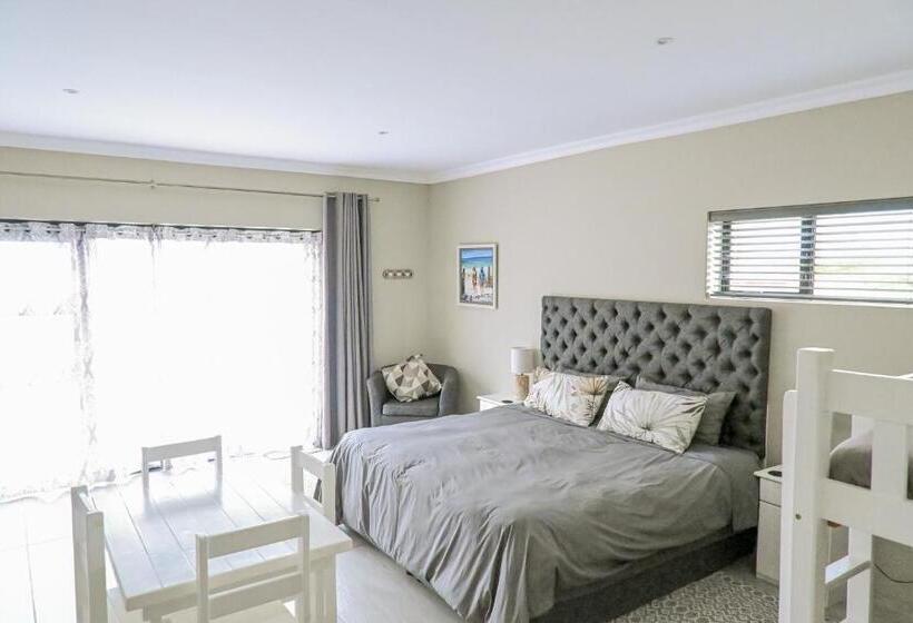 ファミリールーム, Idiaz Beach House