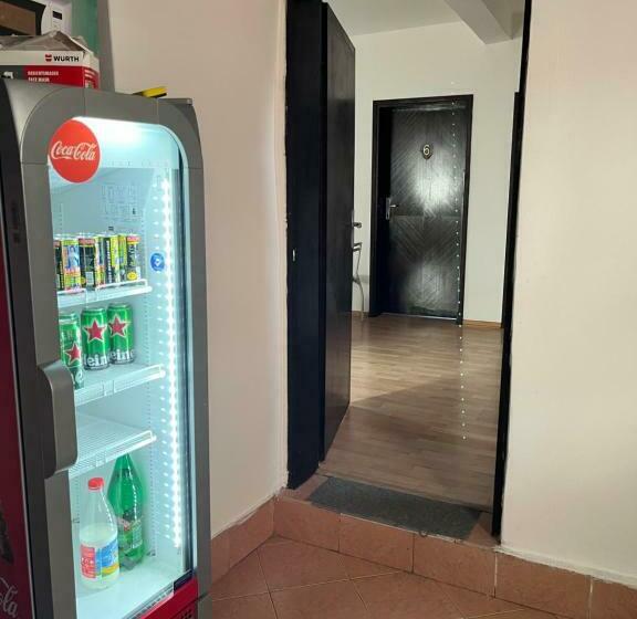 اتاق اکونومی یک تخته, 中华楼