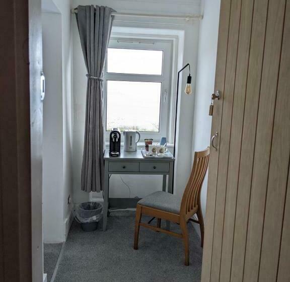 اتاق استاندارد با تخت بزرگ, Lochaline