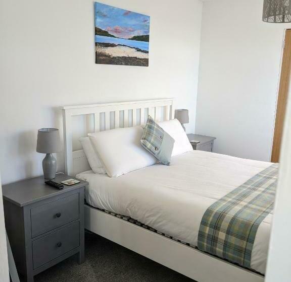 اتاق استاندارد با تخت بزرگ, Lochaline