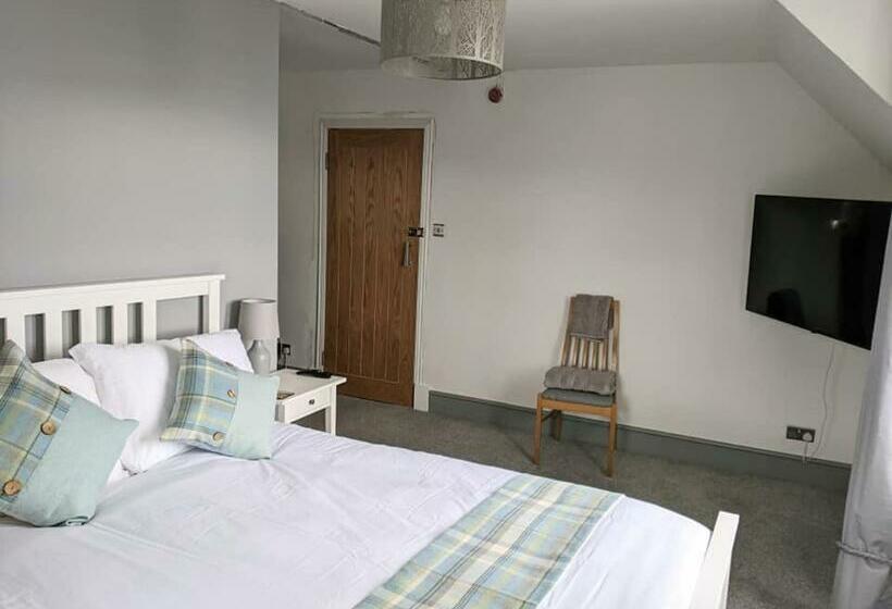 اتاق استاندارد با تخت بزرگ, Lochaline