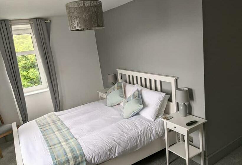 اتاق استاندارد با تخت بزرگ, Lochaline